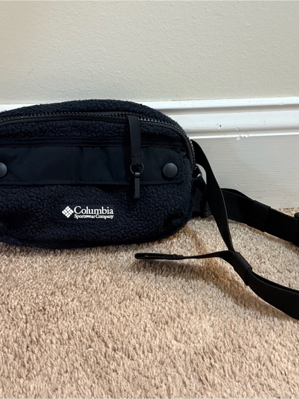 Columbia Black Sherpa Belt Bag with Front Pocket